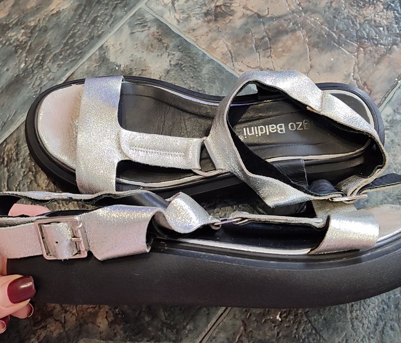 Продам изики ра цена 1000