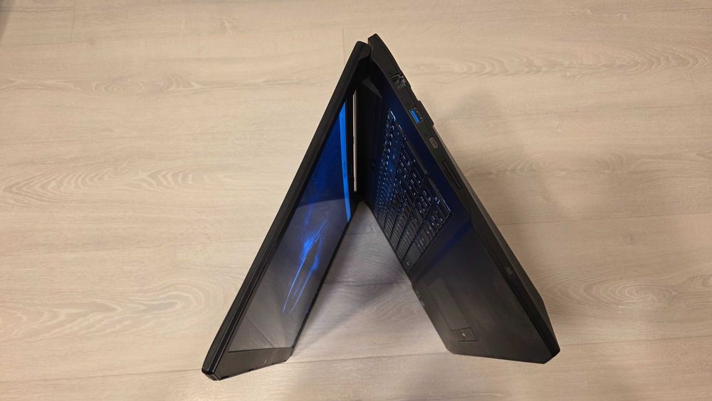 GAMING Clevo N170RF1 i7 16GB 256GB SSD 1TB HDD GTX 965m 4GB