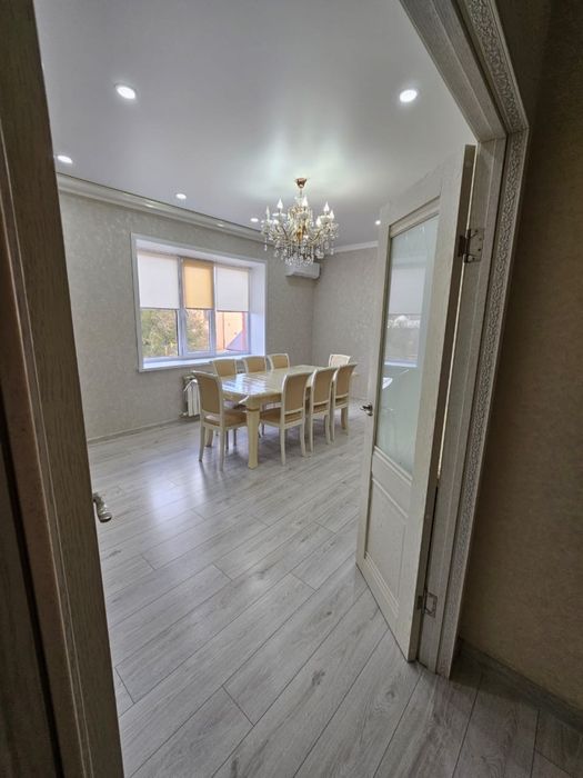 Гостиной стол с стулями 6шт