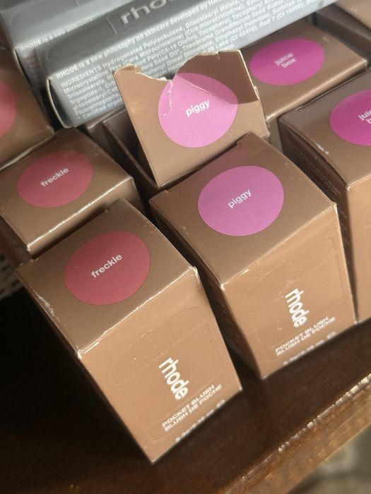 Rhode pocket blush