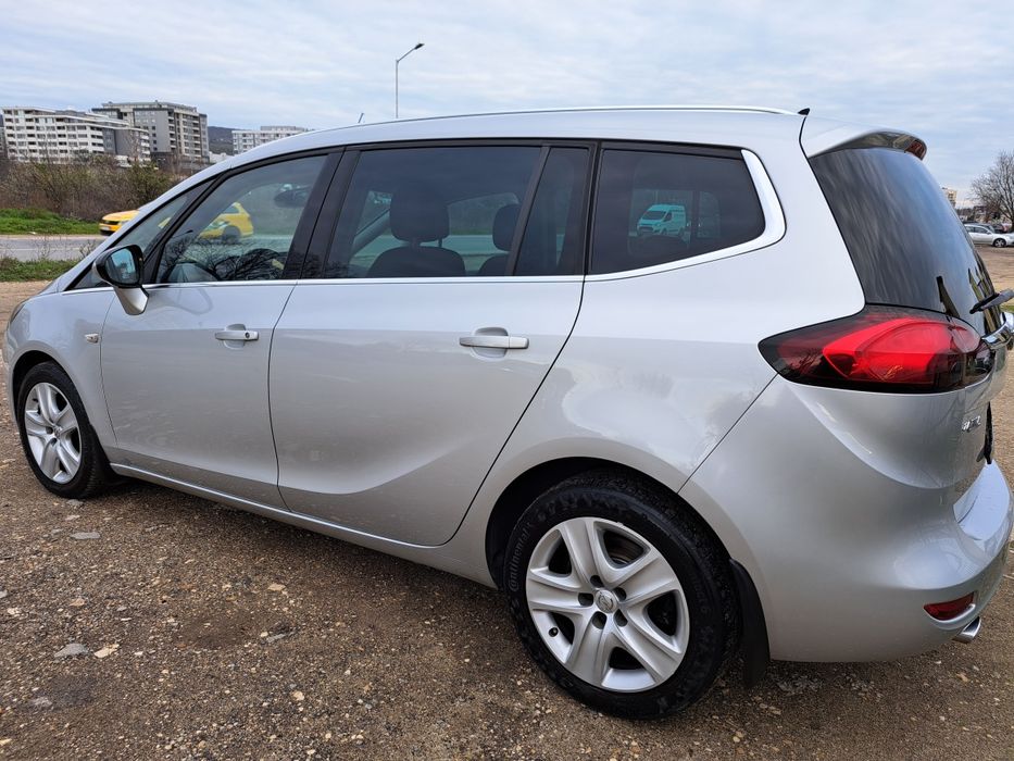 Опел Зафира 2015