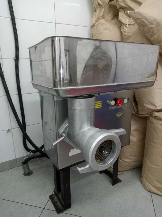 Продам производственные мясорубки