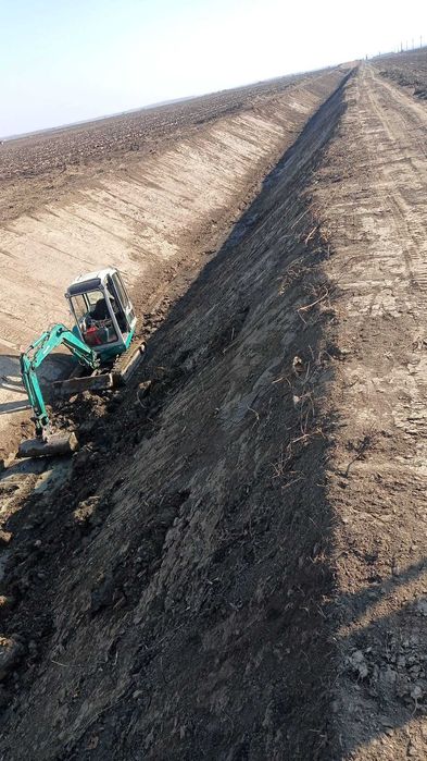 Buldo Excavator Miniexcavator Bobcat Masina Taiat Beton Mai Compactor