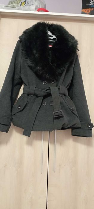Ново дамско палтенце със сваляща се яка, л размер, 32 лв