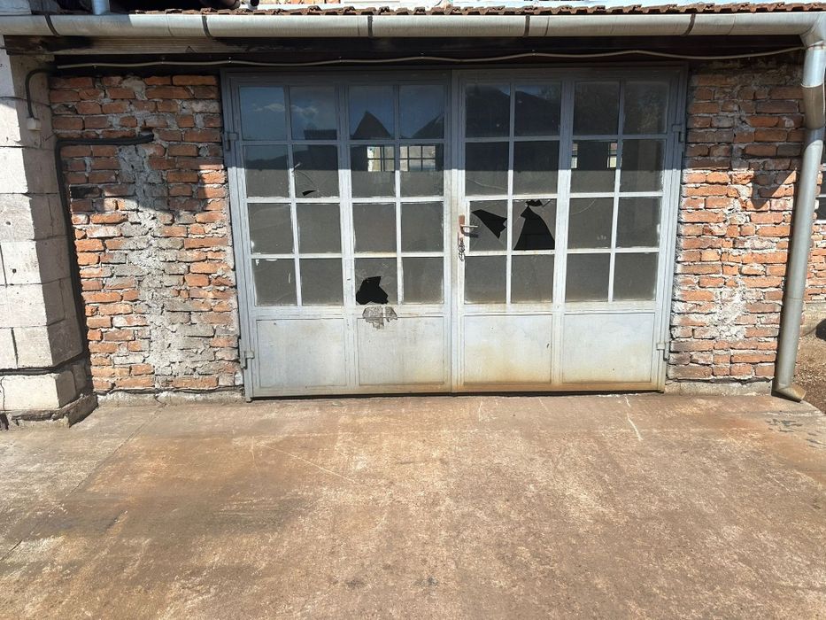Închiriez spațiu pentru spălătorie auto etc