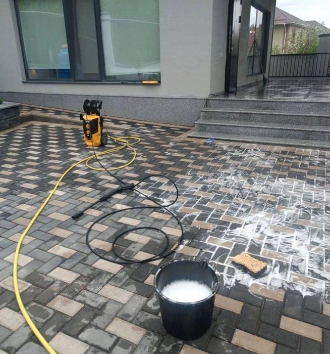 Брусчатка жуамыз