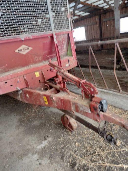 remorca de imprastiat gunoi