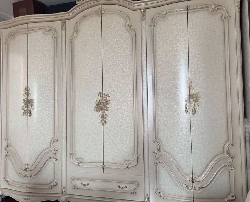 Спальный гарнитур