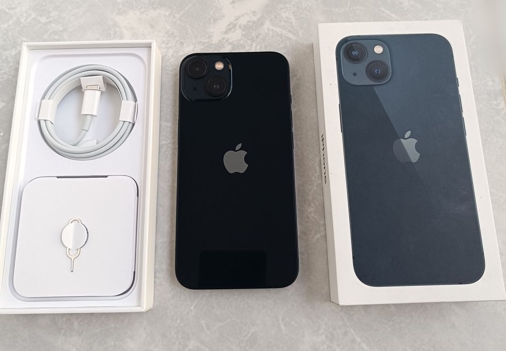 Продаю iPhone 13 128Gb midnight