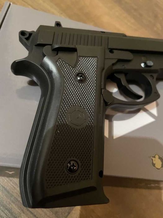Pistol Airsoft TAURUS PT92 UPGRADE 4,4J Reali Co2/6mm