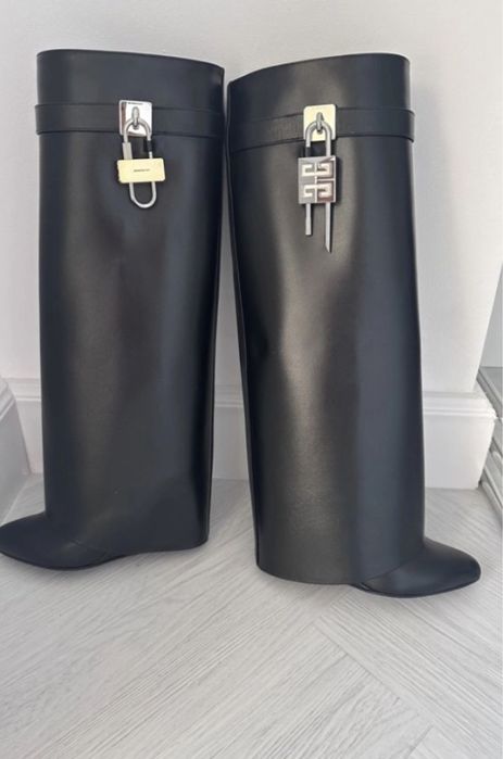 Дамски ботуш G,i,v,enchy