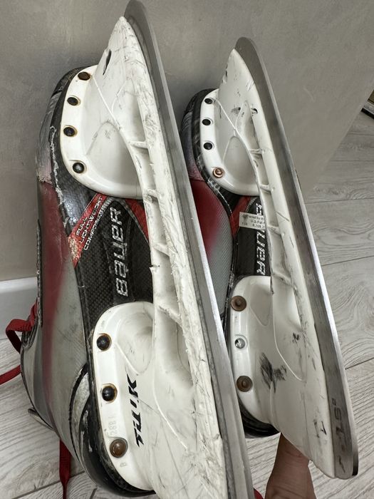 Хоккейные коньки