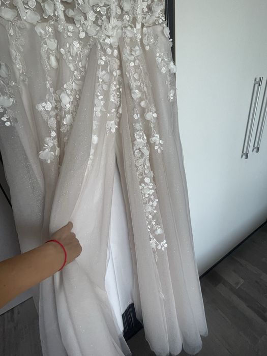 Булчинска рокля с орнаменти