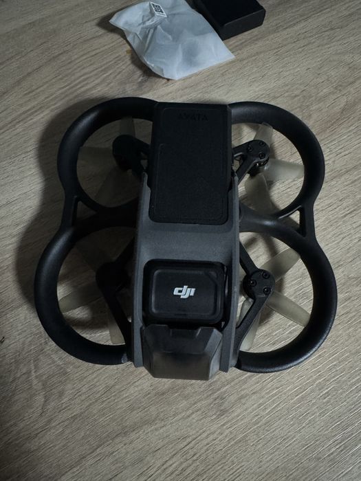 Dronă DJI Avata în stare perfectă(la pachet cu ochelari și telecomandă)