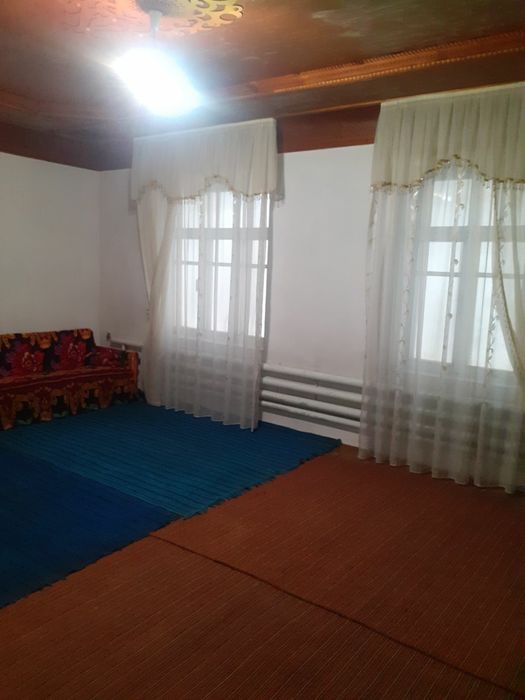 Uy sotiladi 8 sotix eski