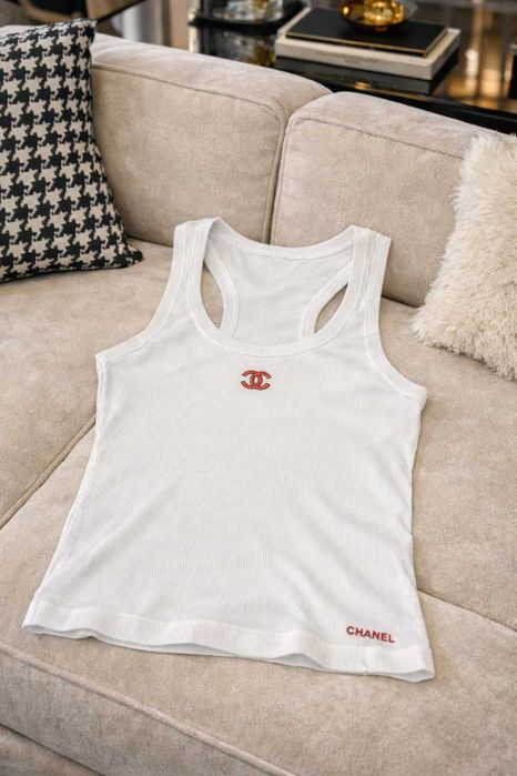 бял топ на шанел рипсен потник chanel с червено лятна блука горница