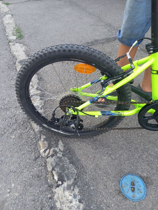 Продавам запазено детско колело