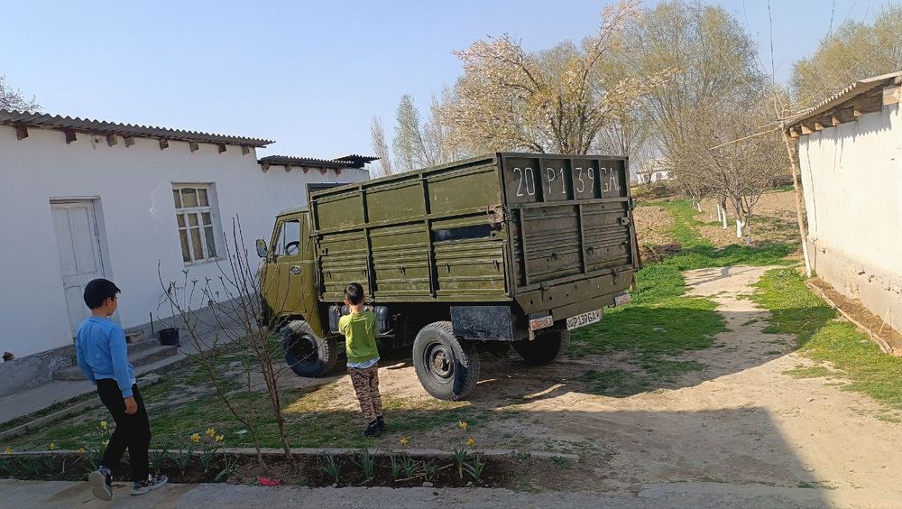 Uvazik sotiladi 
Uvazik sotiladi 
Yili 1980 xolati zoʻr 
Yoqilgʻi;