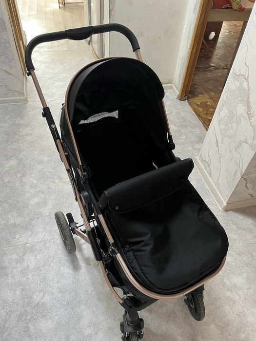 Продам коляску и манеж