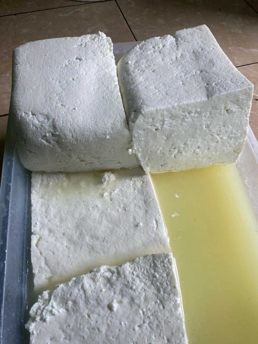 Brânză proaspătă sau veche de oaie 100%