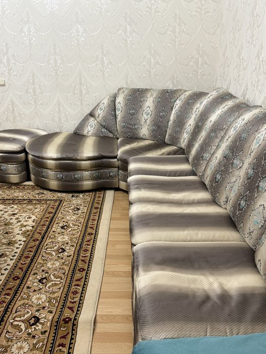 Продам диван угловой