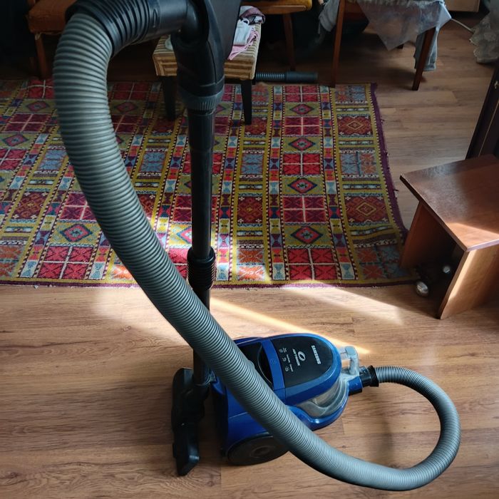 Продам рабочий пылесос Самсунг