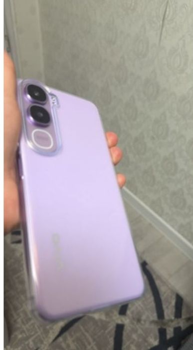 Продам телефон vivo 21d