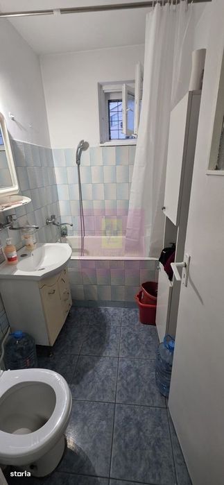 Apartament cu 3 camere de vanzare in Campina