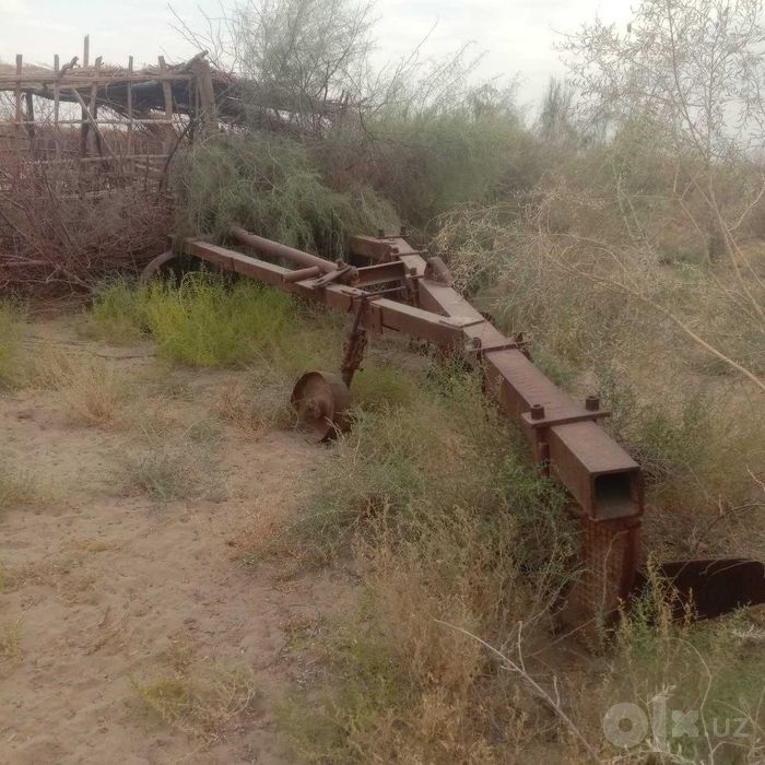 К-701 трактори сотилади + плуг, чизел, запчастлар
