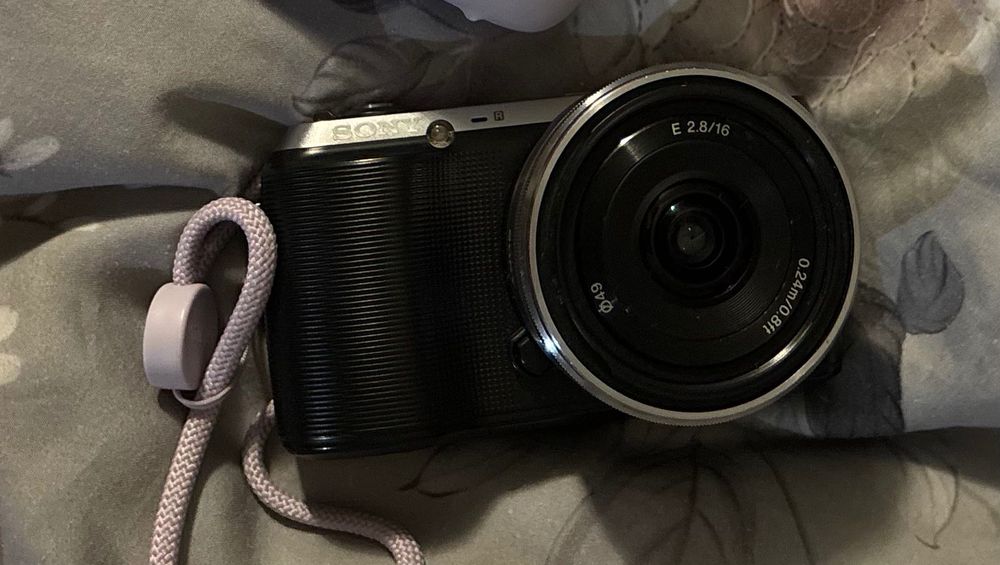 Продам sony nex c3