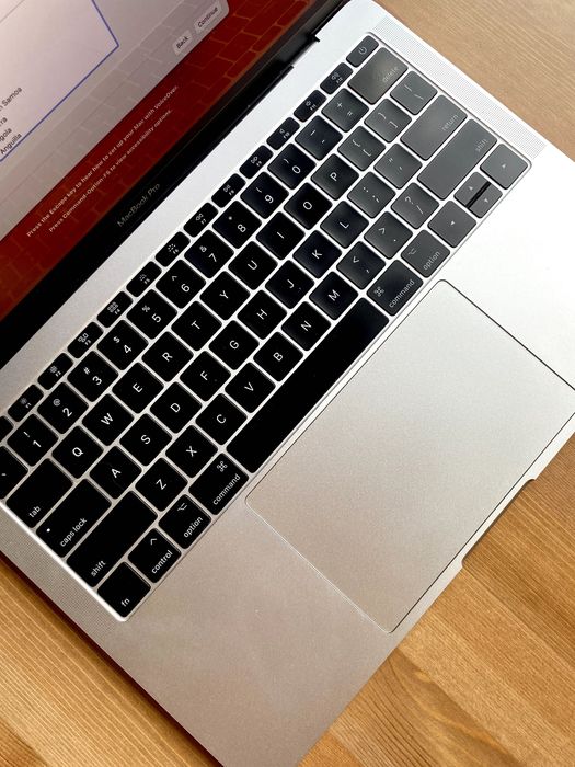 MacBook Pro 13” (2017) – i5, 128GB, macOS Ventura, оригинална кутия