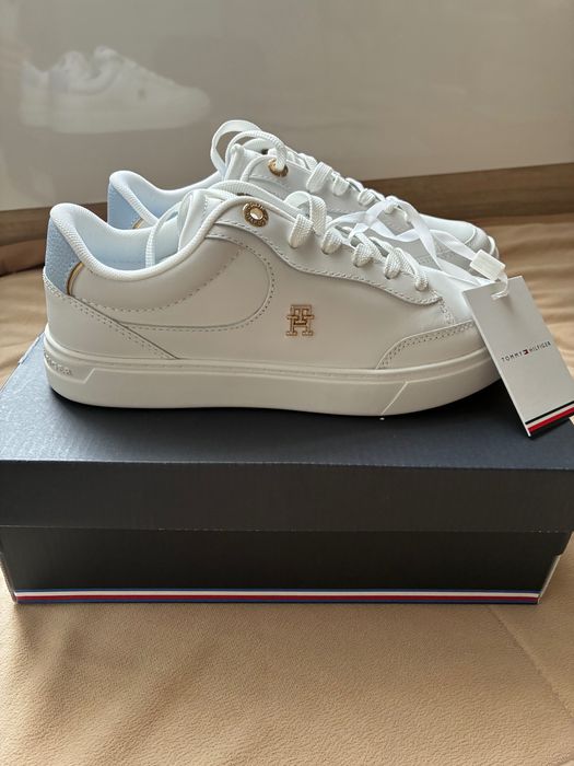 Дамски кецове Tommy Hilfiger