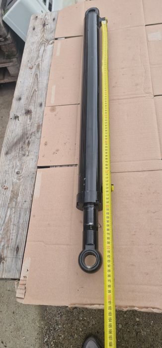 Cilindru hidraulic 1000 mm închis 1 m deschidere 70 cm tija grosime 40