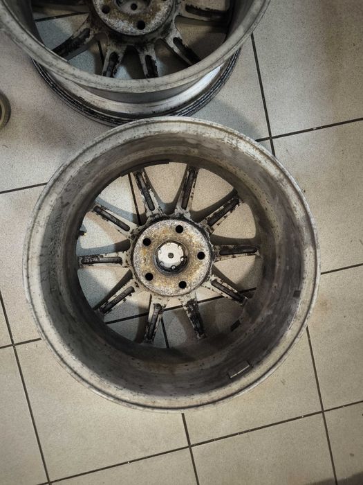 4 Джанти 16 цола, свалени са от Ауди B8