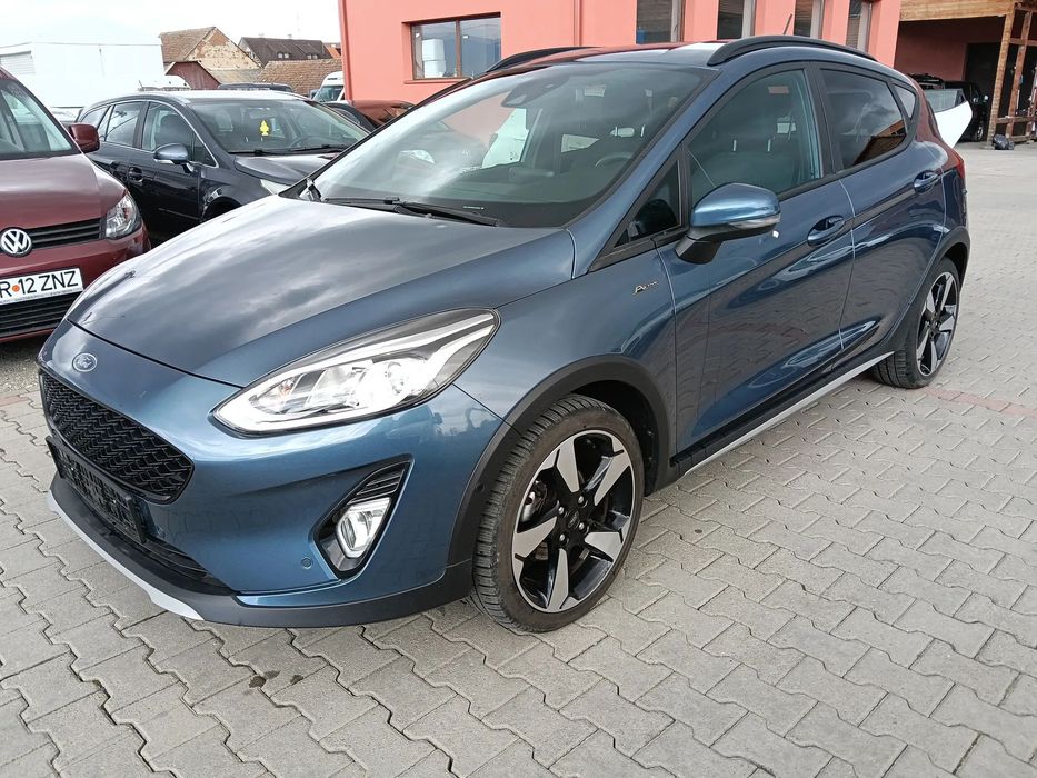 Ford Fiesta Model Active X cu multiple dotari...volan incalzit