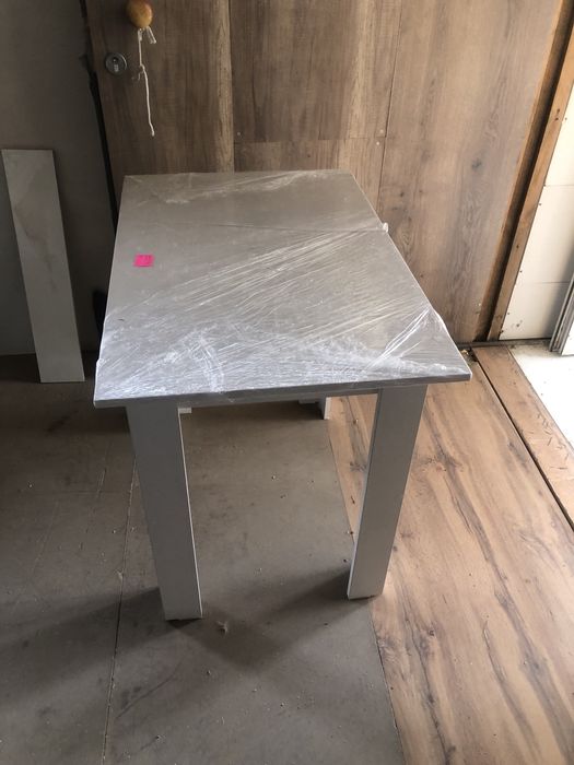 Продам новые кухонные столы