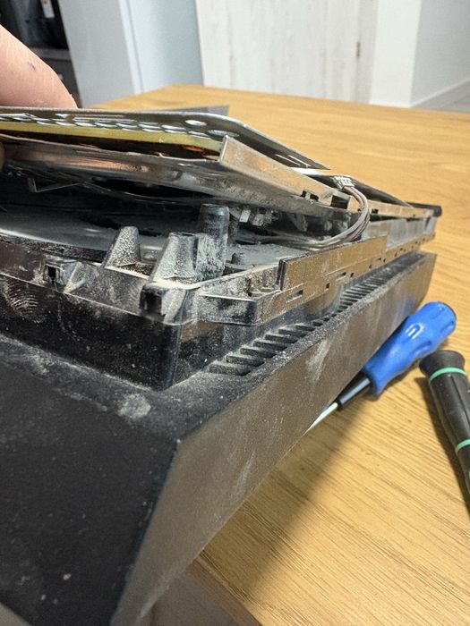 Сервиз за профилактика/ремонт/обслужване на PlayStation 4