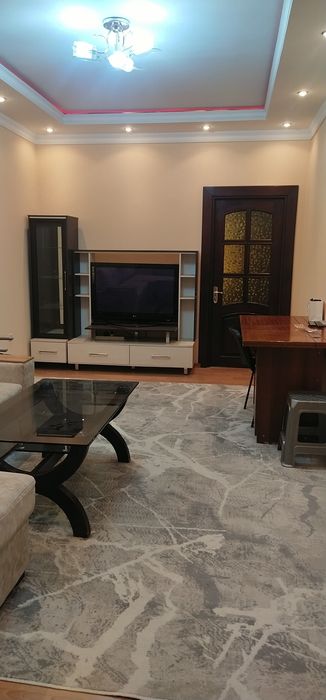 Arenda 2 kom kvartira s remontom,s mebelyu i tehnikoy