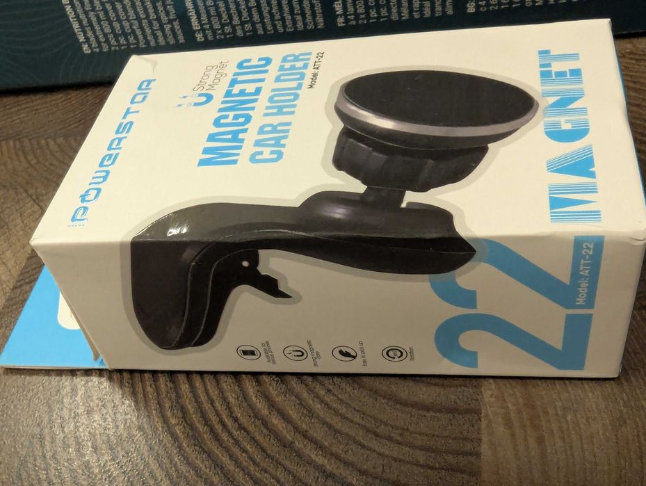 Магнитна поставка за телефон за кола