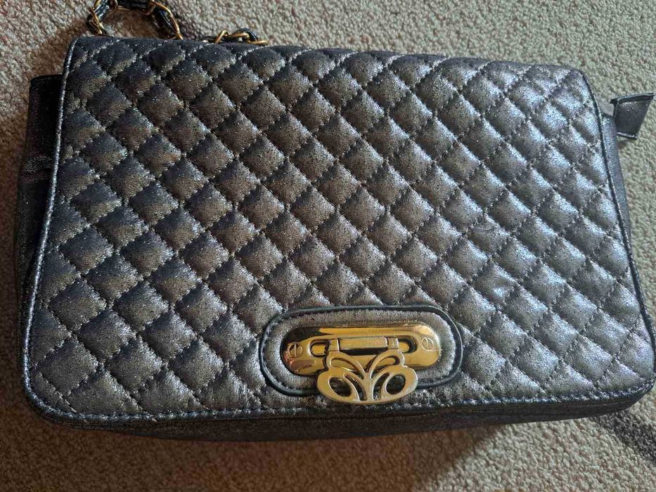 Дамска чанта през рамо