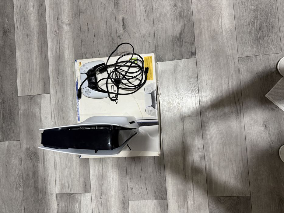 Vand  consola Playstation 5/PS5 slim cu unitate optica disk E chassis