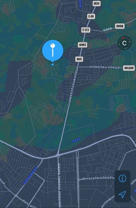 Земельный участок имеет небольшое здание