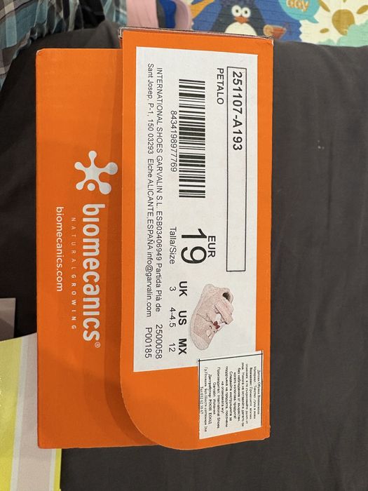 Обувки Biomecanics и Беко