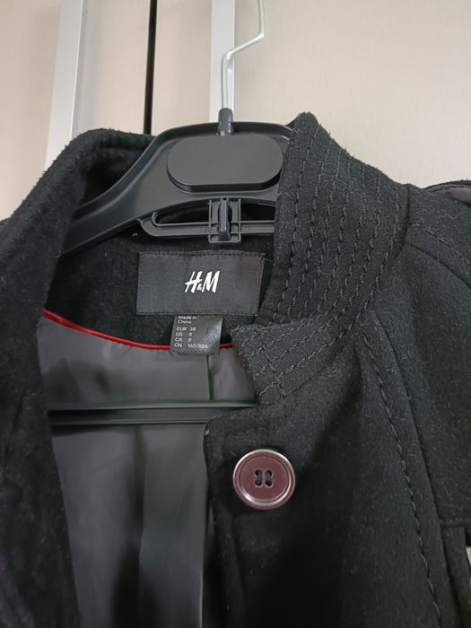 Vând palton negru H&M