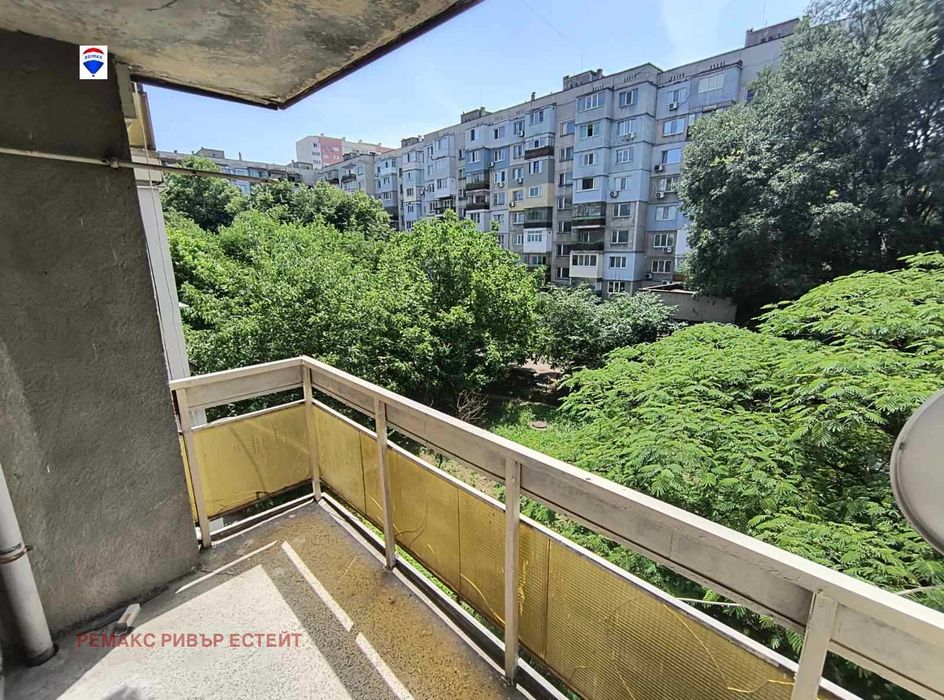 Продава се Тристаен апартамент в Русе, Родина 2 - 82 кв.м за 1194 €/кв.м - Снимка #9