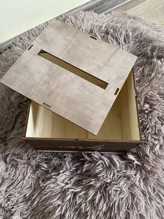 Кутия за картички