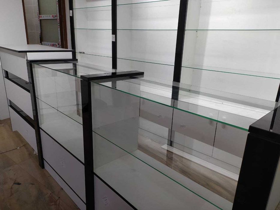 Прилавки, стеллажи, витрины для магазинов на заказ.