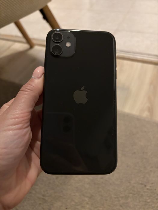 Iphone 11 много запазен
