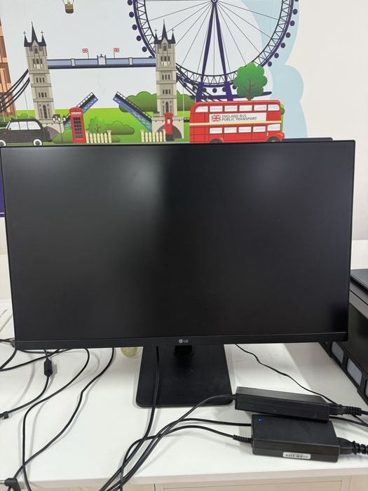 Монитор для учебы б/у LG