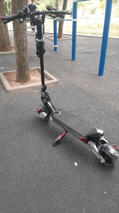 Электросамокат полноприводный